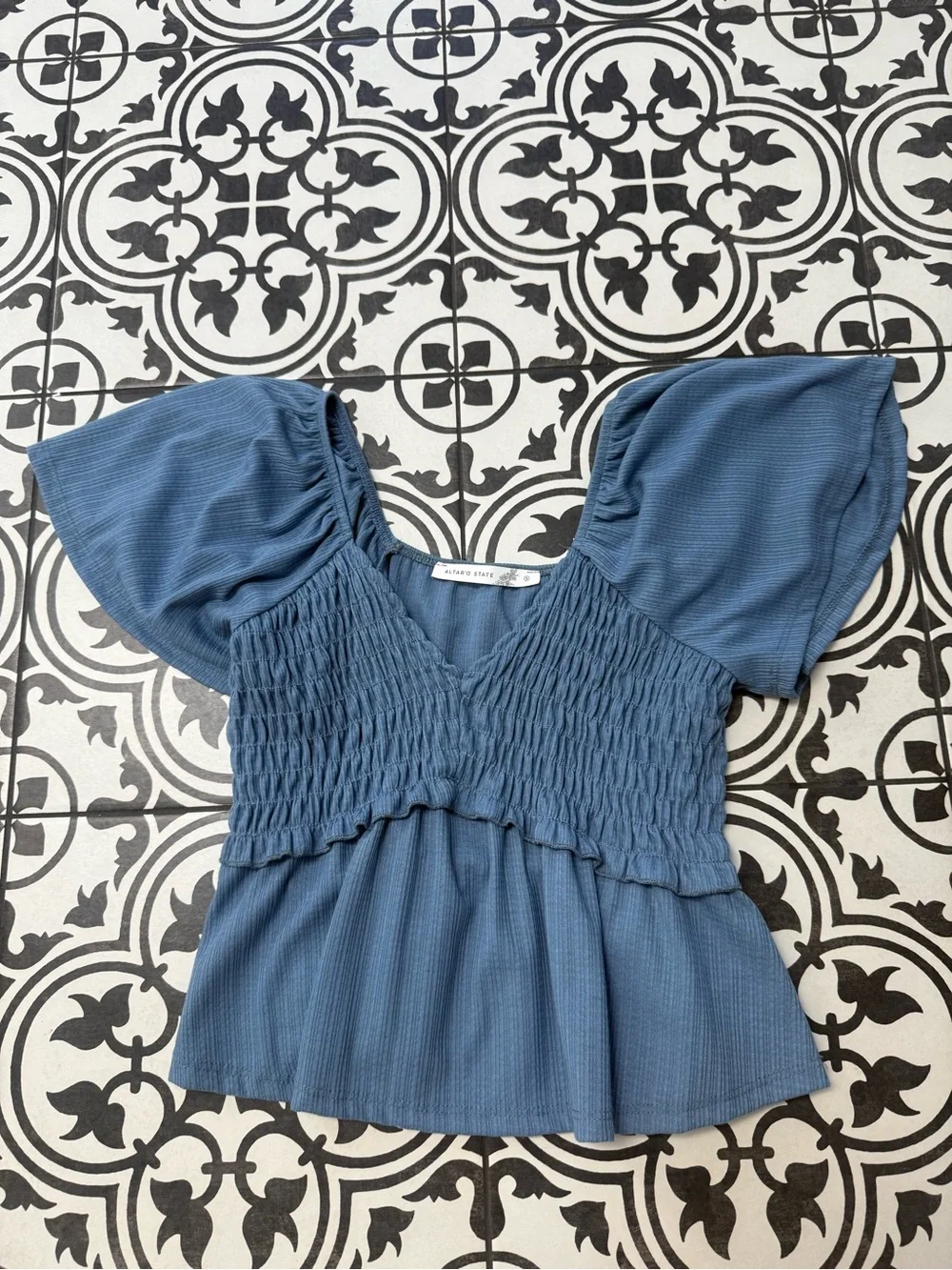 Alter’d State Blue Smocked Peplum Puff-Sleeve Top size s